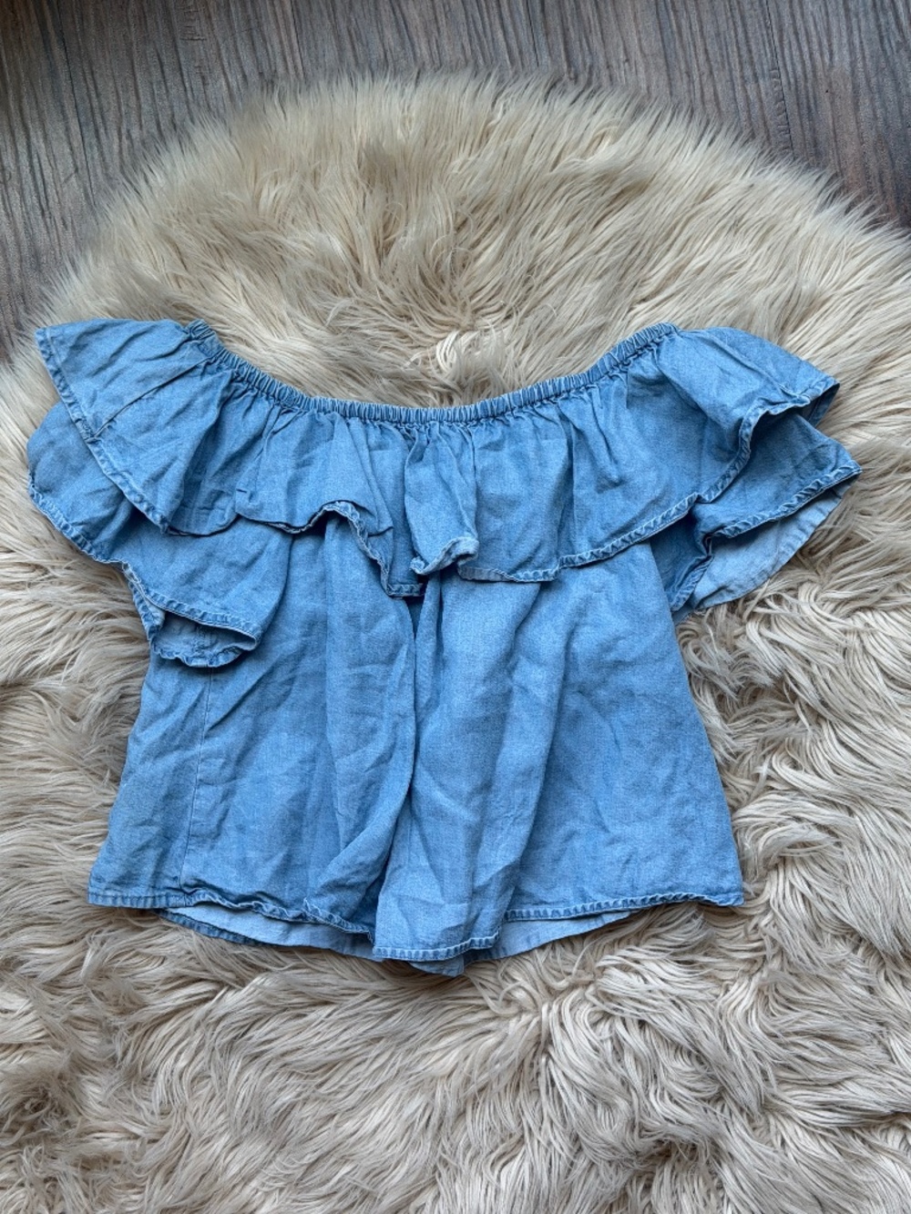 Forever 21 • Chambray Off Shoulder Blouse • M • Blue